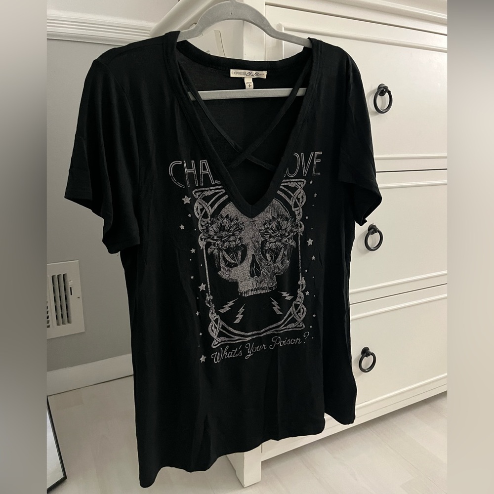 Express One Eleven V Neck Criss Cross Short Sleeve Graphic Tee